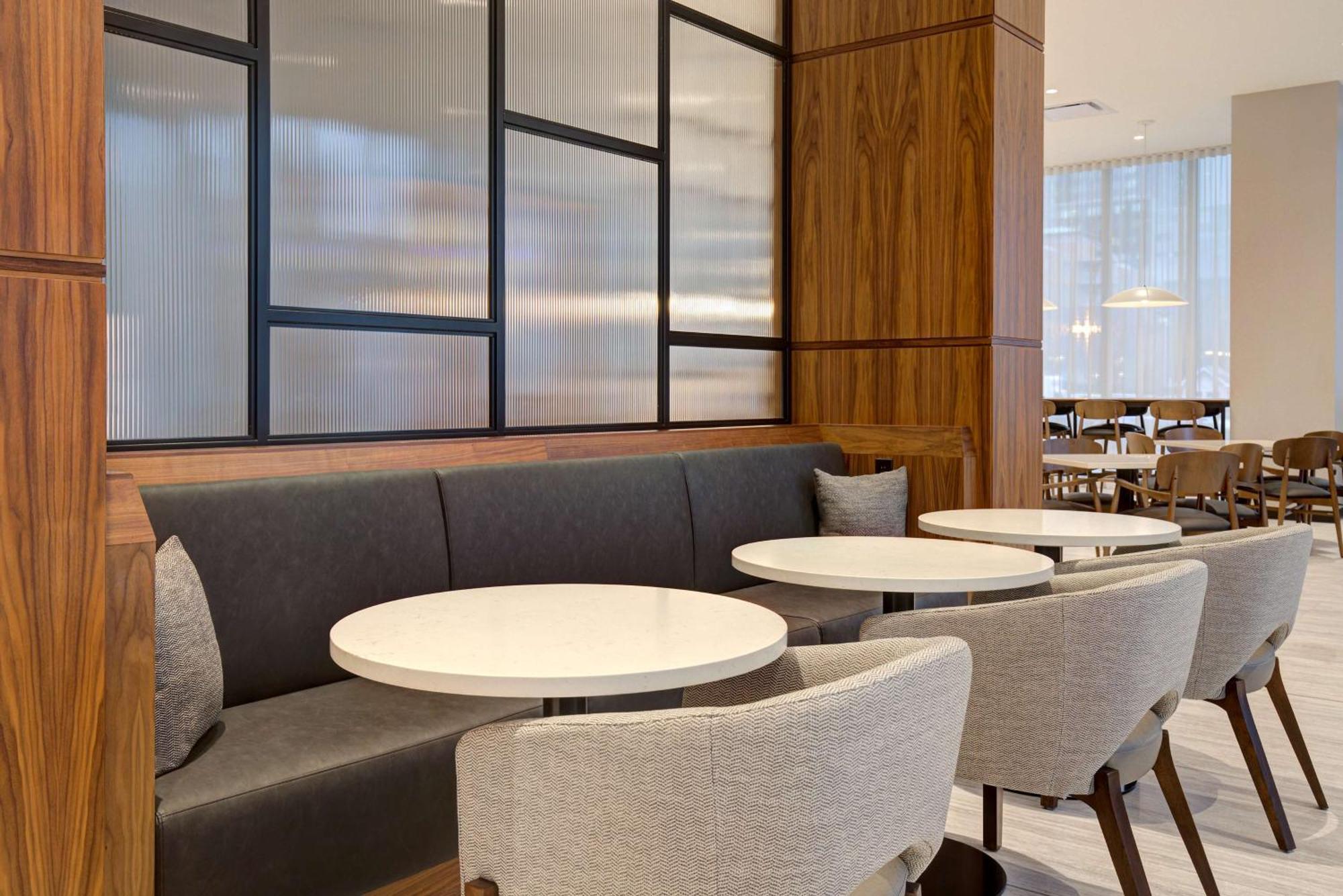 Hampton Inn Montreal Downtown, Qc Eksteriør bilde