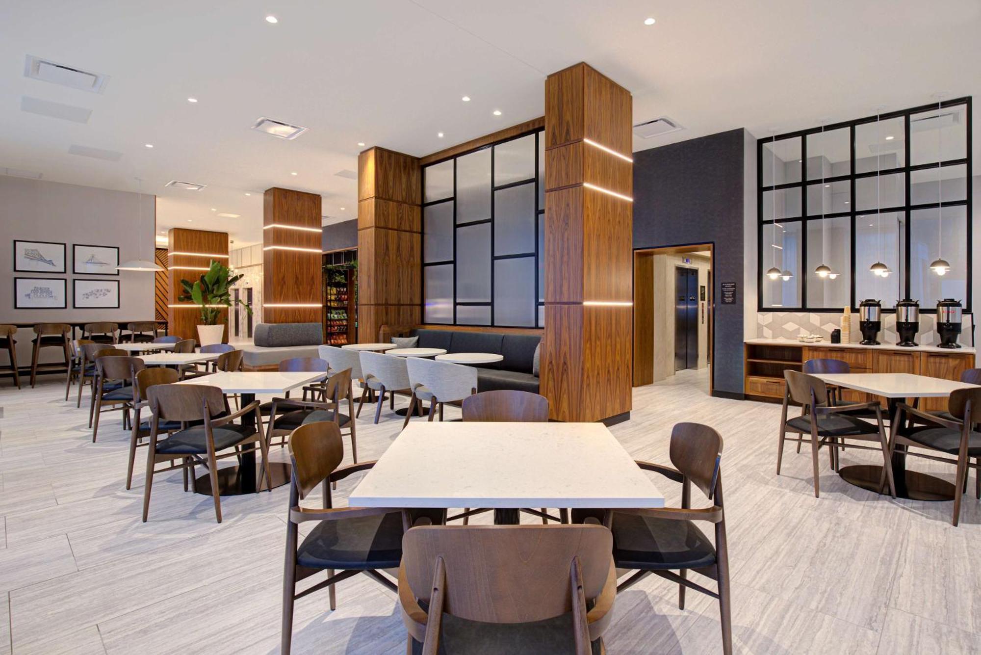 Hampton Inn Montreal Downtown, Qc Eksteriør bilde