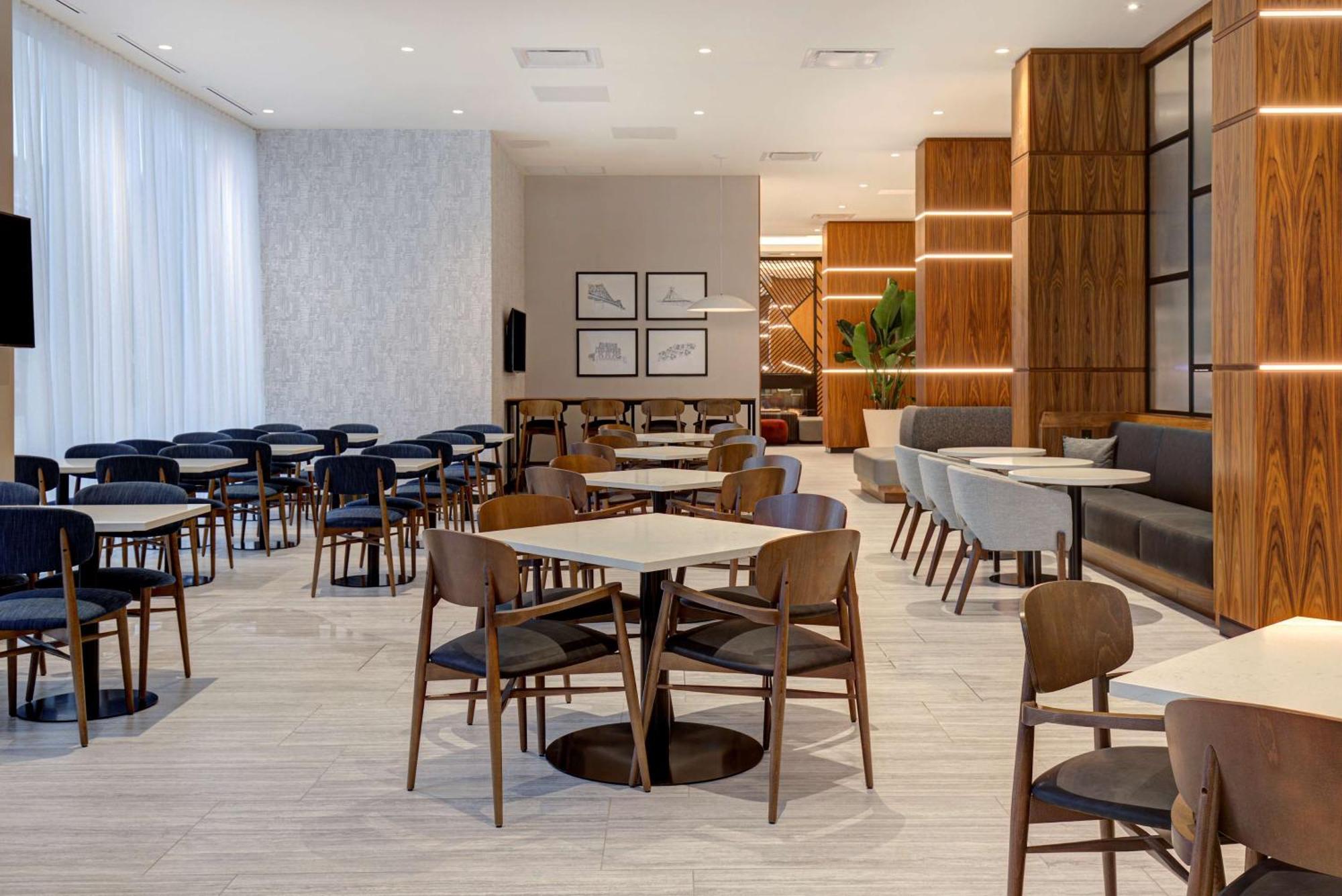 Hampton Inn Montreal Downtown, Qc Eksteriør bilde